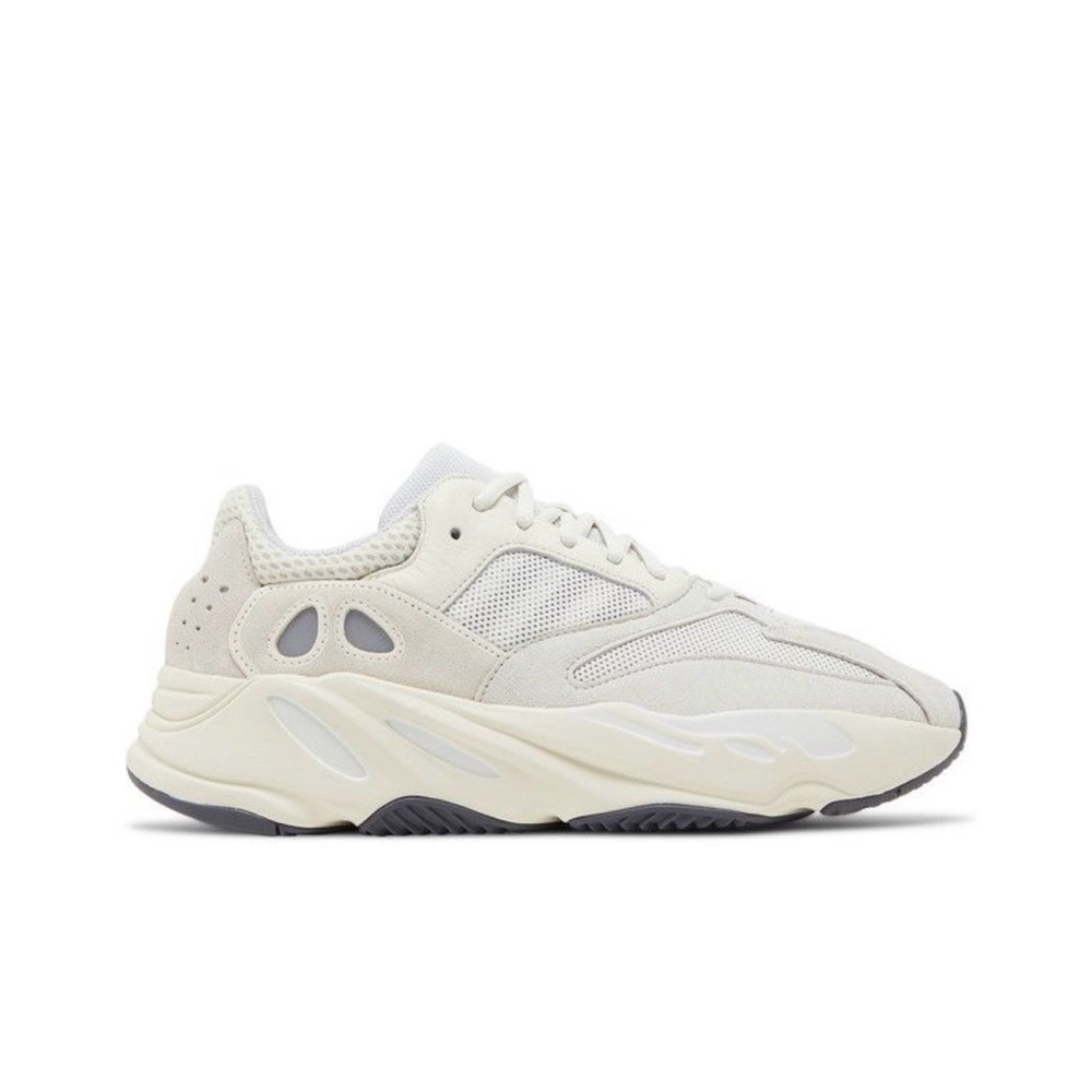 Yeezy Boost 700 Analog